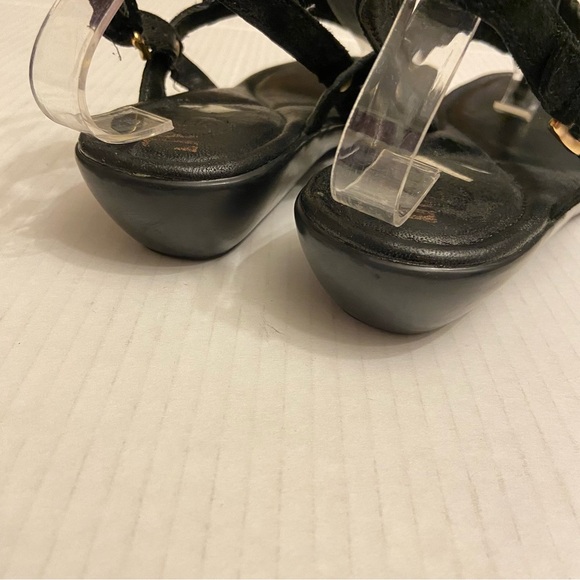 Johnston and Murphy Women’s Genuine Leather Black Suede Ankle Closure Sandals. - Picture 7 of 9